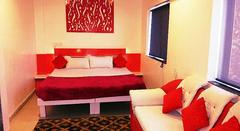 Hotel Talha Residency 楠代德 外观 照片