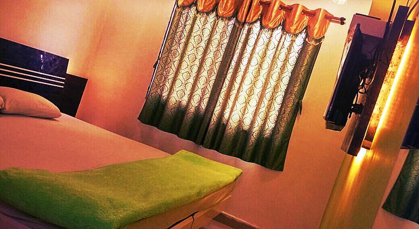 Hotel Talha Residency 楠代德 外观 照片